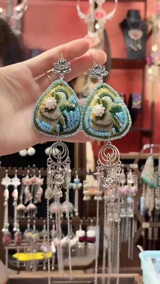 织绣 云织谣民族风精美饰品   86