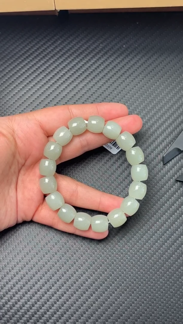 未镶嵌手串和田玉且末微色差近矿卡12m