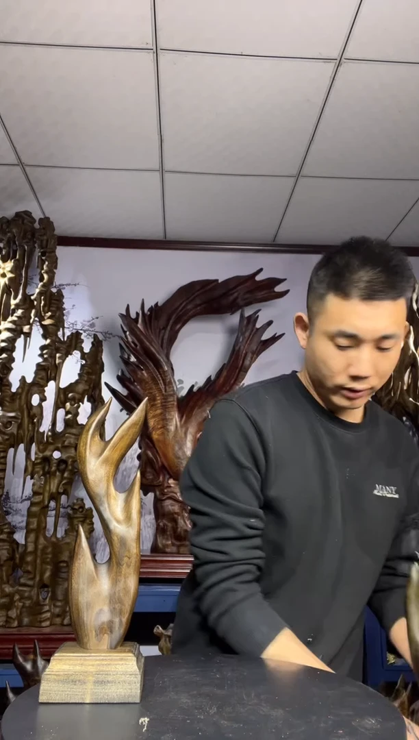 香樟木木雕款好**羊金丝楠木工艺品摆件