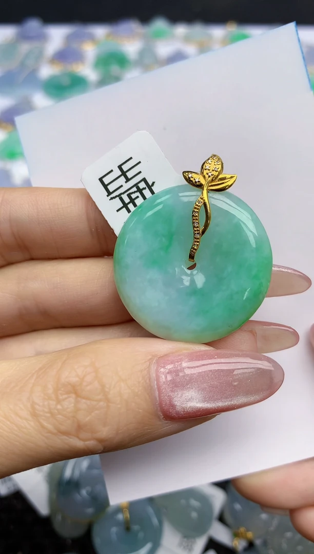 【闪购商品】翡翠挂件18K金镶嵌天然翡翠A货