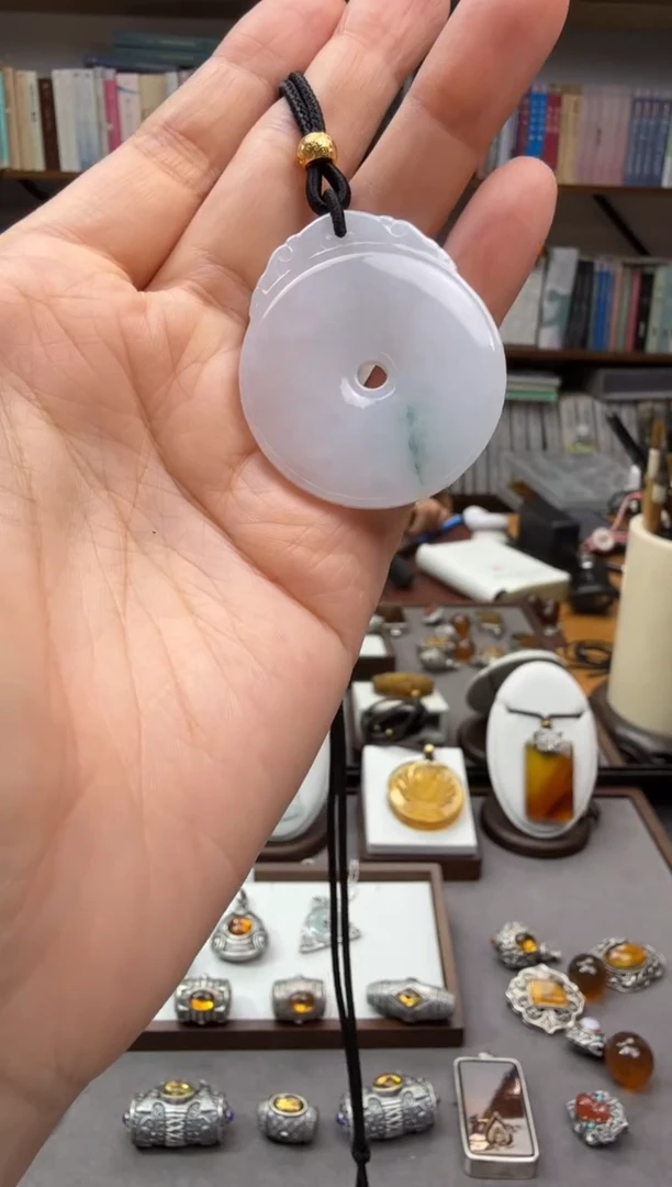 颈饰未镶嵌翡翠平安扣吊坠