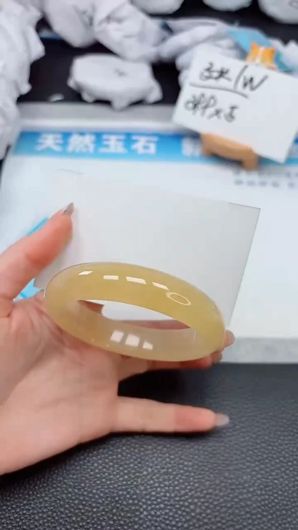【闪购商品】石英质玉手镯未镶嵌332