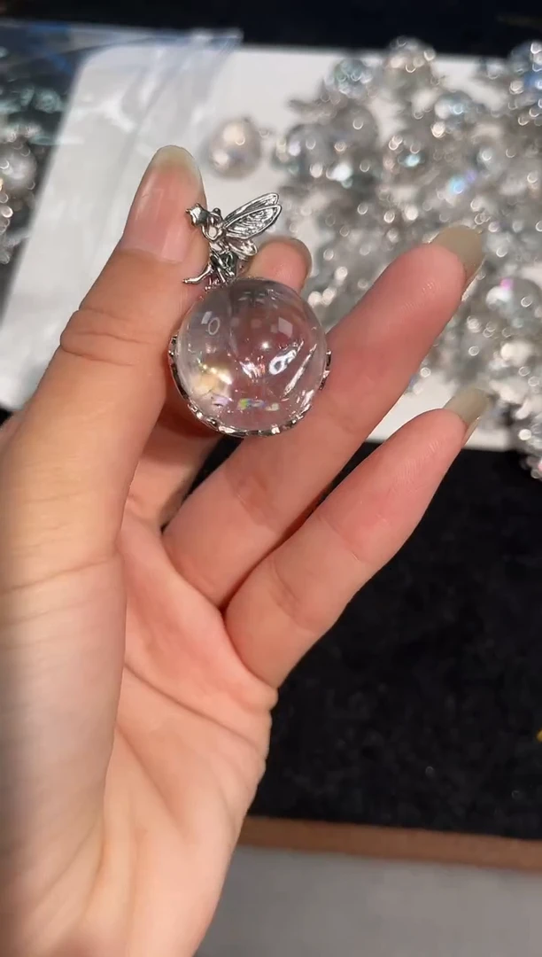 水晶手链未镶嵌19号白阿赛蝴蝶包边吊坠