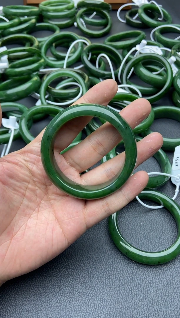 未镶嵌手镯和田玉（碧玉）69-55.6