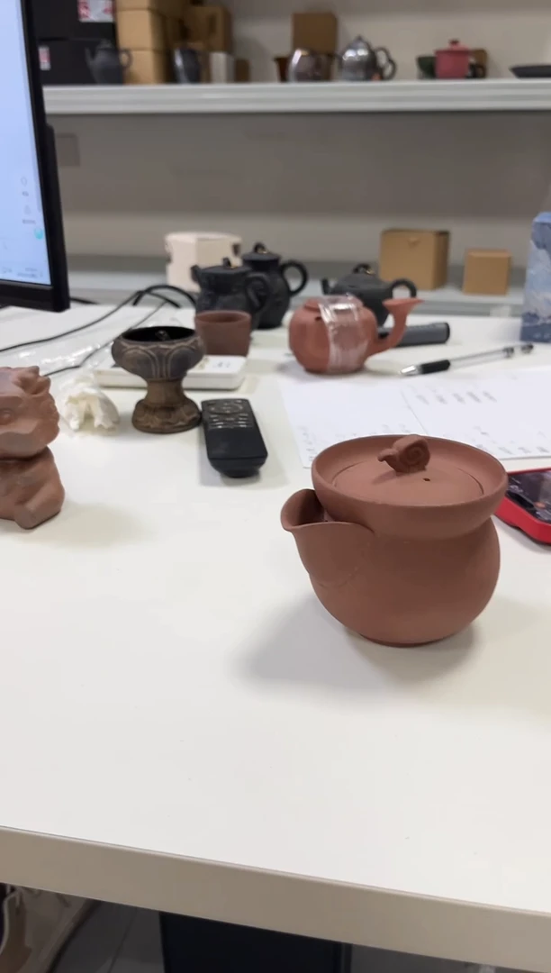 粗陶祥云宝瓶壶壶壶