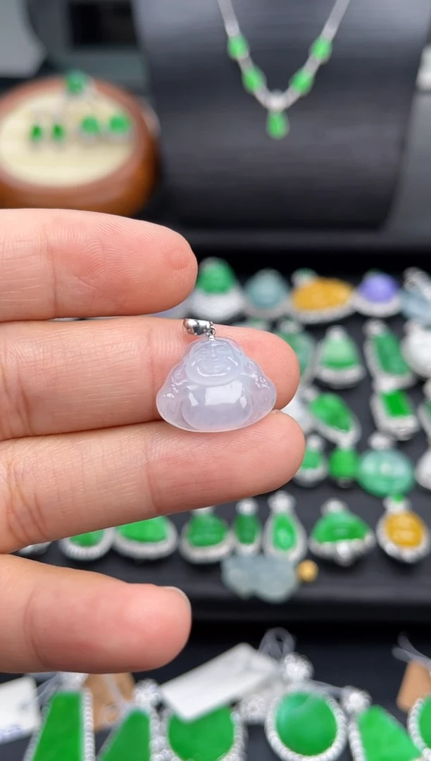 翡翠18K金镶嵌吊坠(不含链)多人