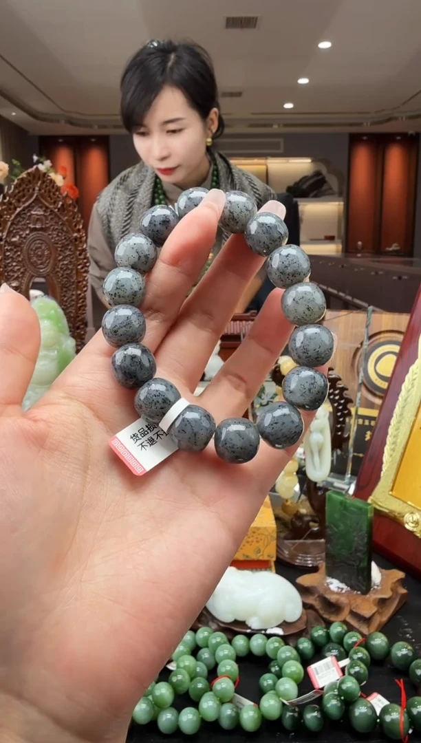 颈饰未镶嵌和田玉2qh14