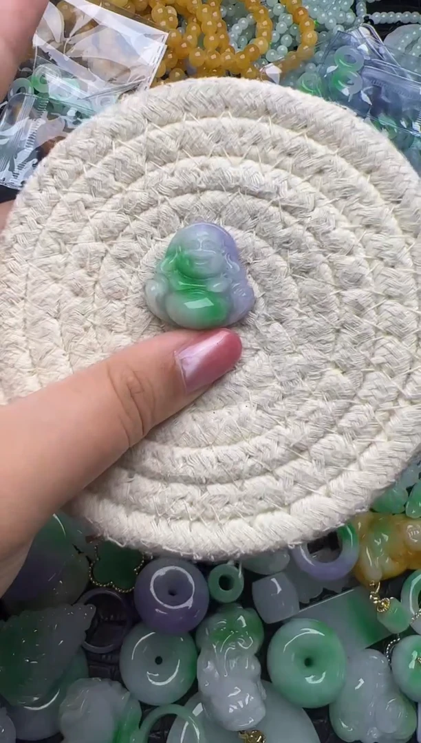 颈饰未镶嵌翡翠天然缅甸翡翠吊坠