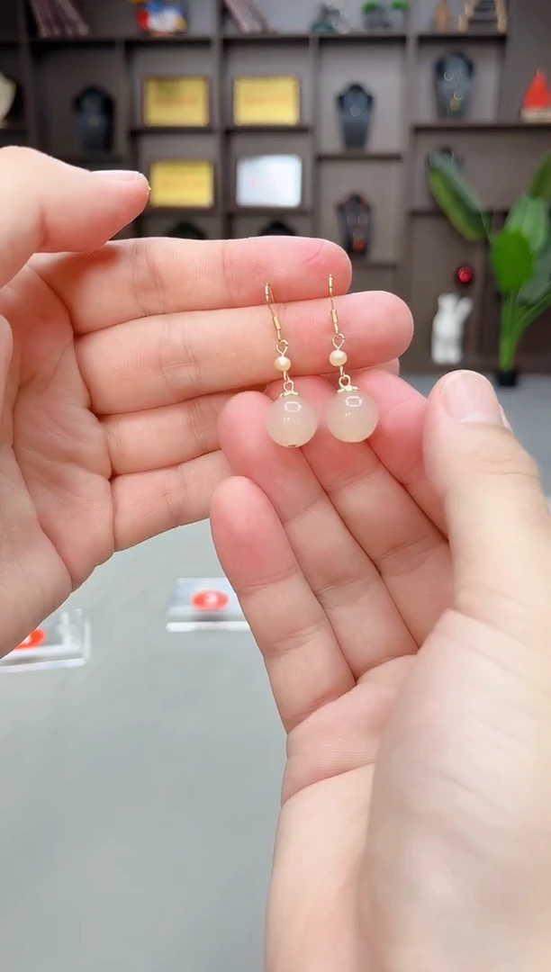 未镶嵌石英质玉（天山翠）耳饰218000