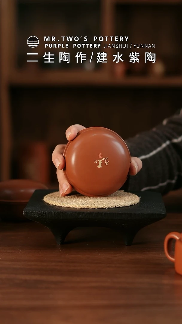 二生陶作精品刻填100克玉珠龙珠盒.02