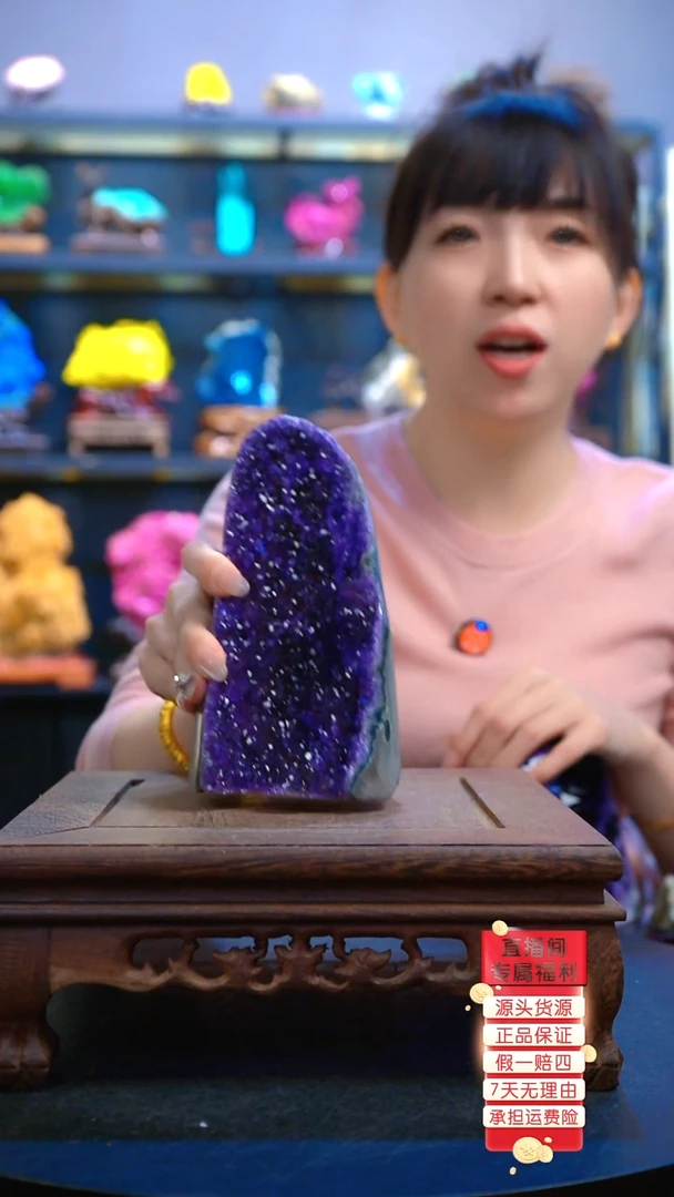 石材颜色漂亮，造型奇特