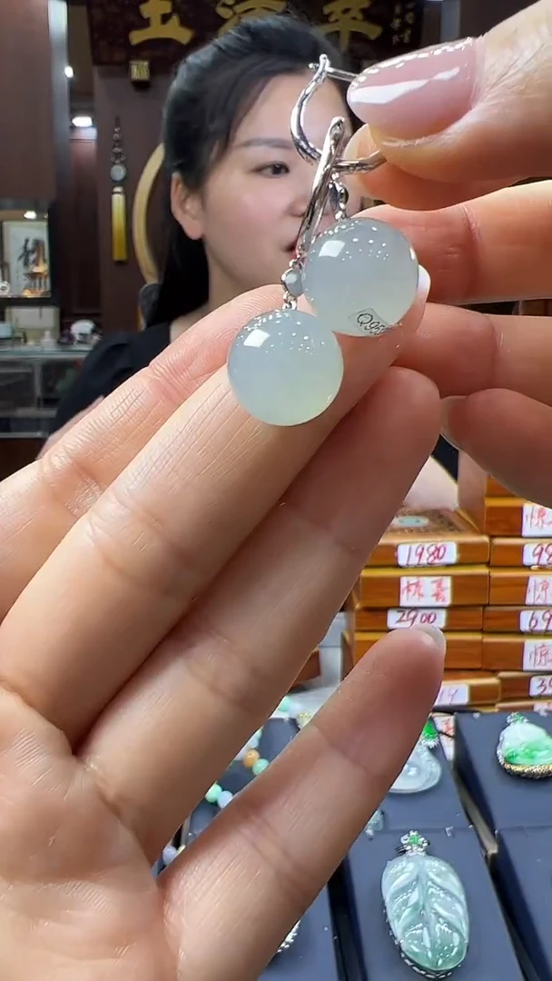 翡翠18K金镶嵌耳饰耳扣