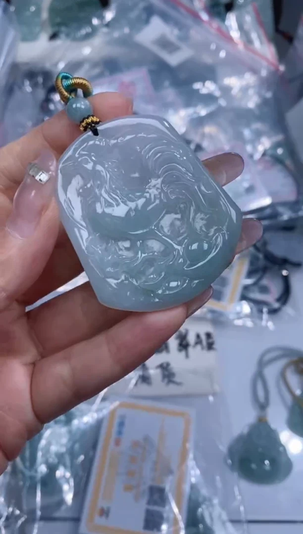 颈饰未镶嵌翡翠吊坠