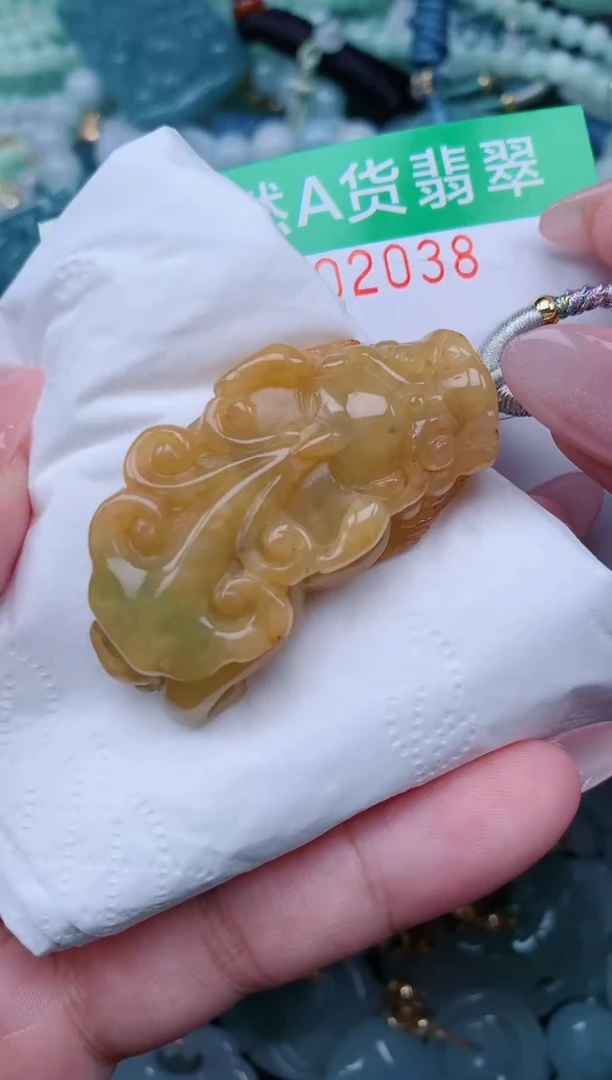 翡翠未镶嵌颈饰.0002038