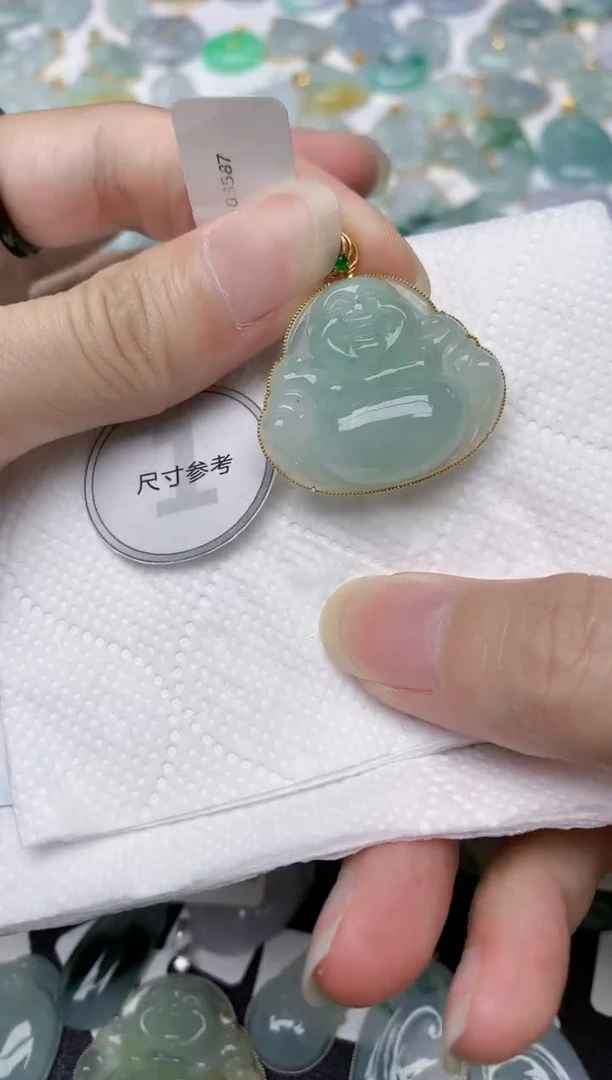 翡翠18K金镶嵌颈饰天然A货翡翠