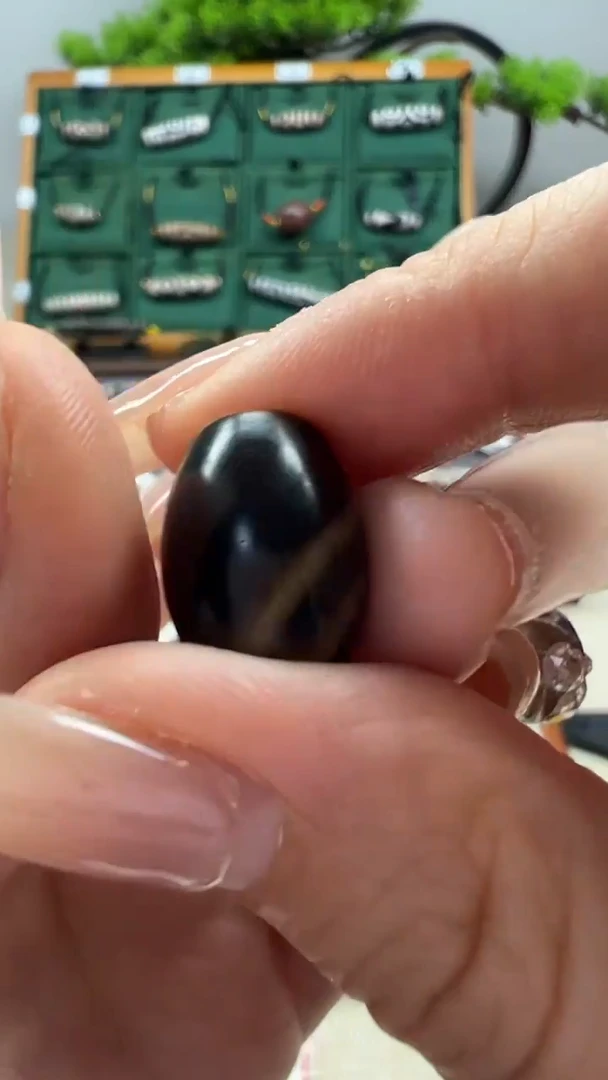 玛瑙/玉髓（覆膜）颈饰未镶嵌21微瑕随机发货