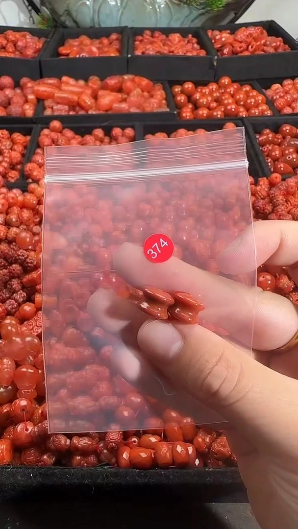 颈饰未镶嵌南红玛瑙1