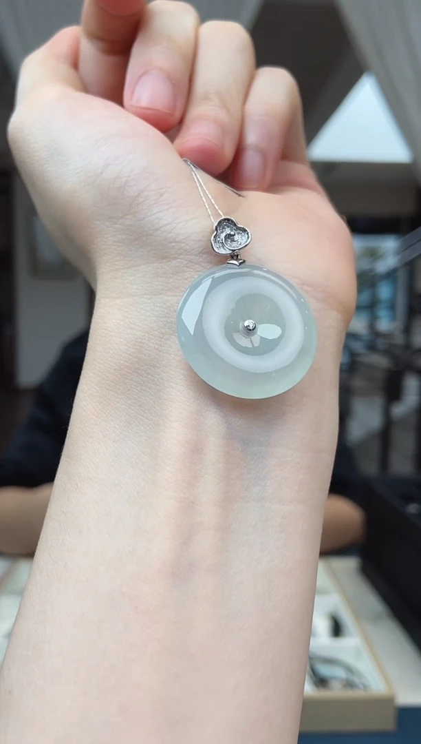 翡翠18K金镶嵌吊坠(不含链)翡翠平安扣