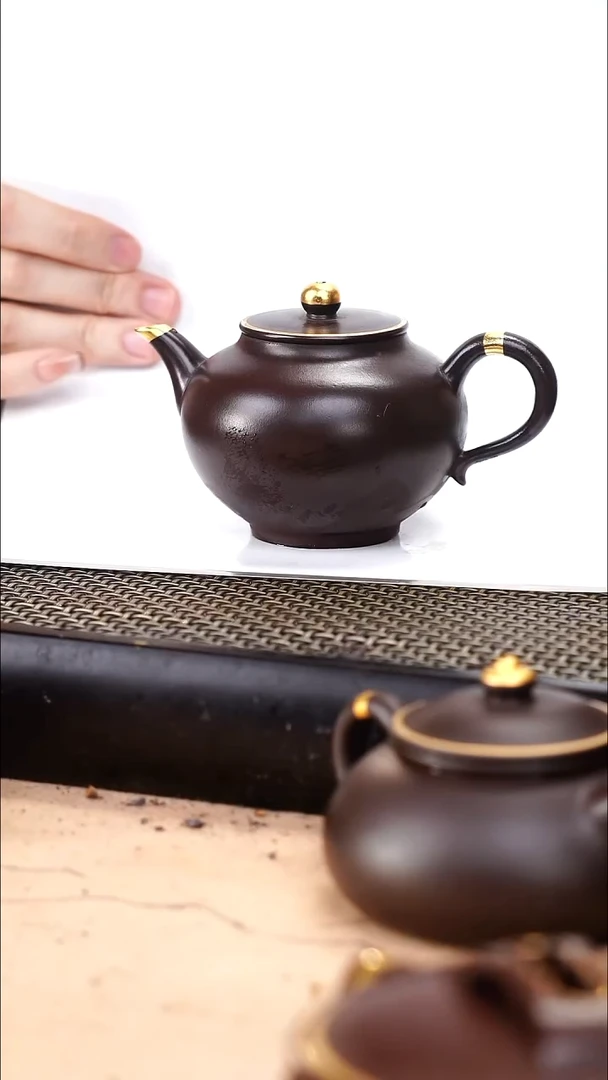 茶壶紫砂四号井茄皮紫泥描金新款宫灯150cc