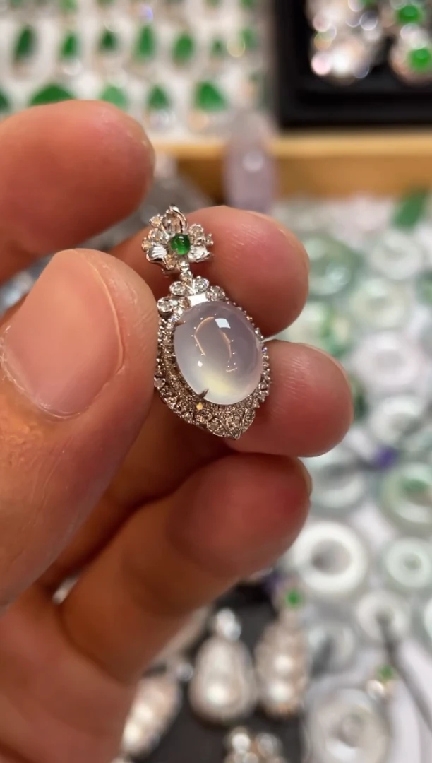 翡翠18K金镶嵌吊坠(不含链)蛋面