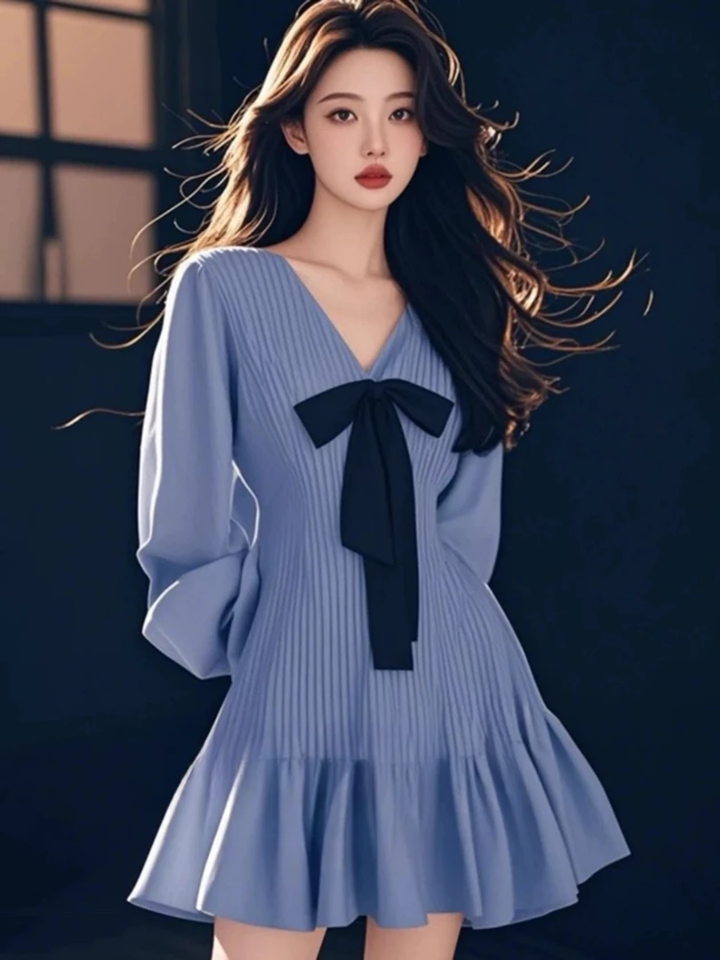 蓝色蝴蝶结衬衫连衣裙女2025春季新款年会礼服冬天配大衣的裙子