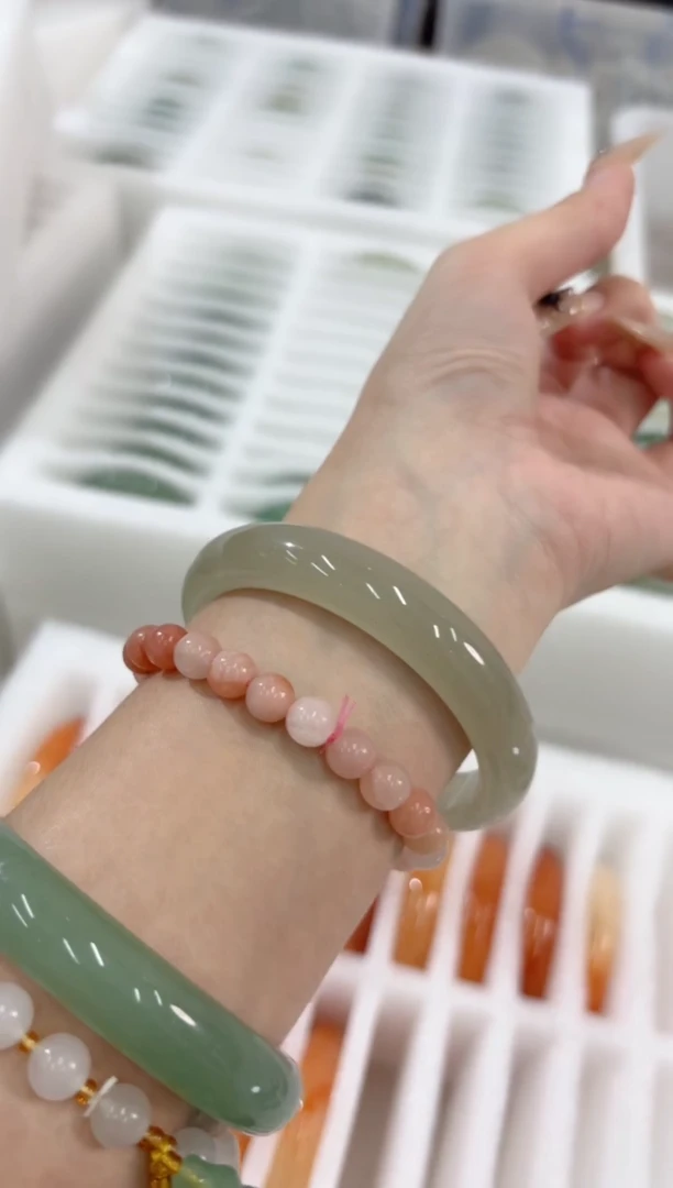 未镶嵌手镯石英质玉178-60D