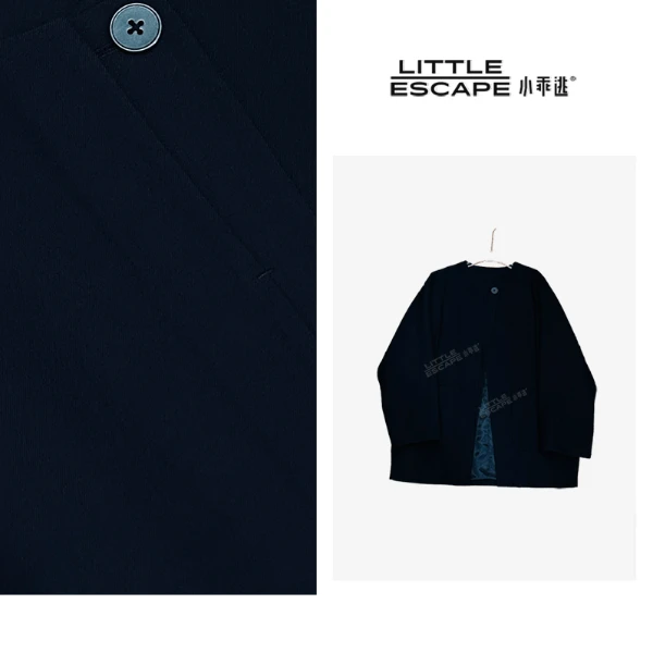 小乖逃休闲时尚单扣外套寂影黑色外套羊细毛外套双口袋大扣250879