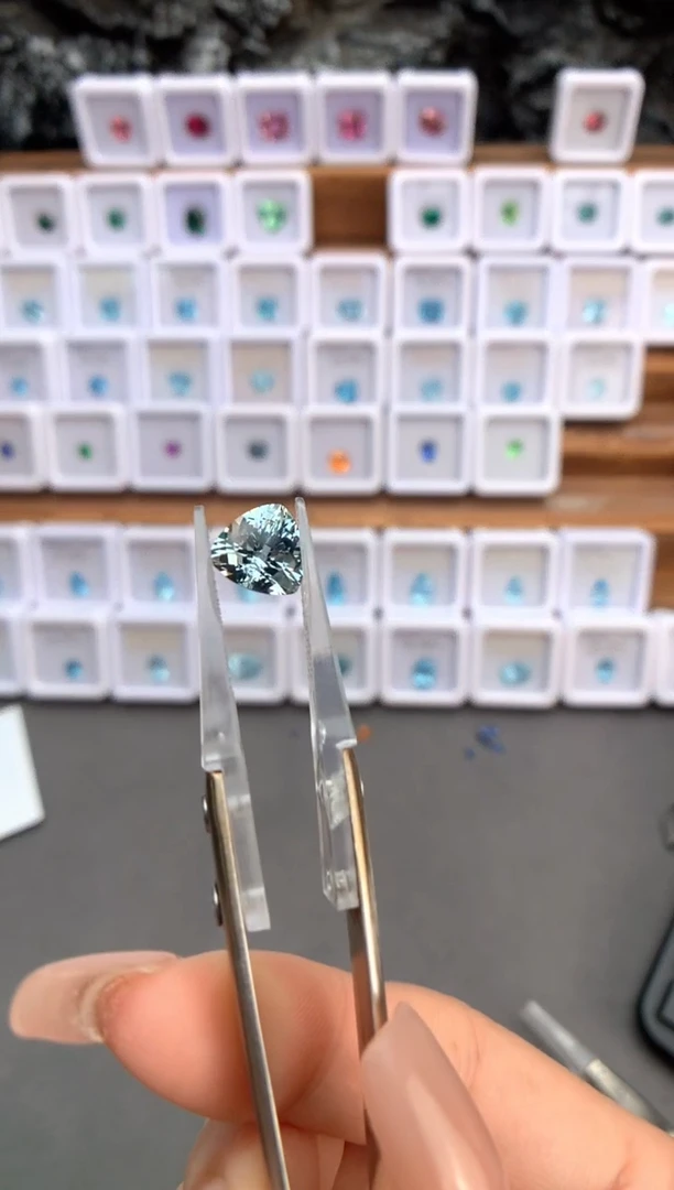 未镶嵌裸石定制海蓝宝石2.43ct 04051
