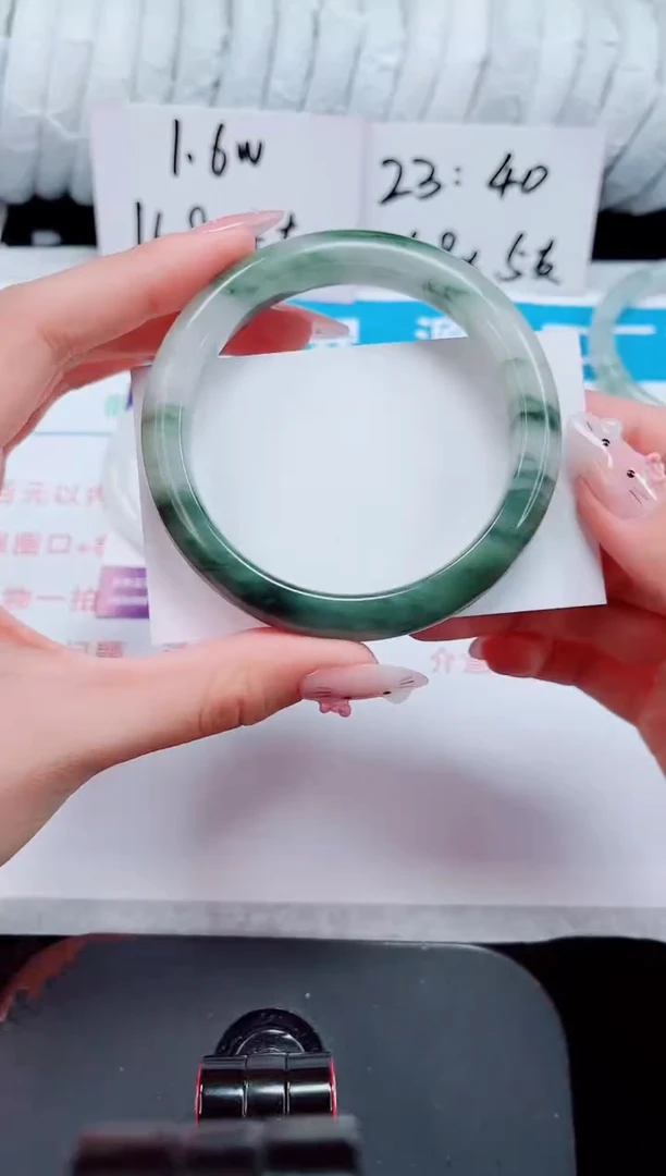未镶嵌手镯石英质玉255-59/60