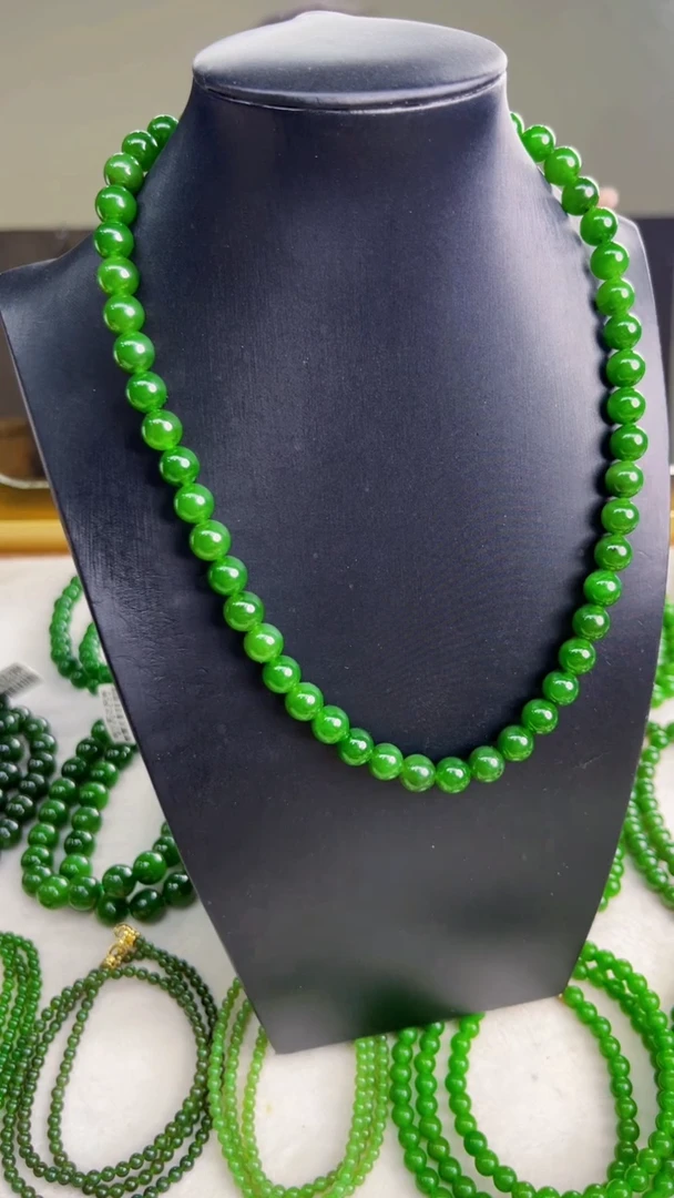 项链未镶嵌和田玉卡10辣绿色