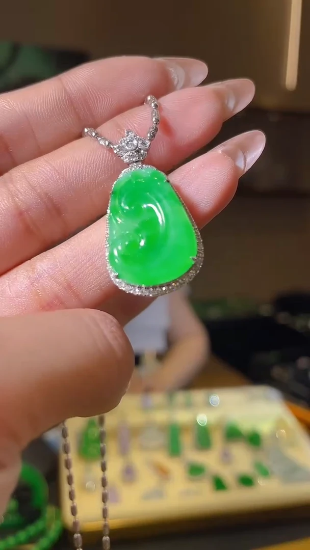 翡翠18K金镶嵌吊坠(不含链)天然翡翠A货