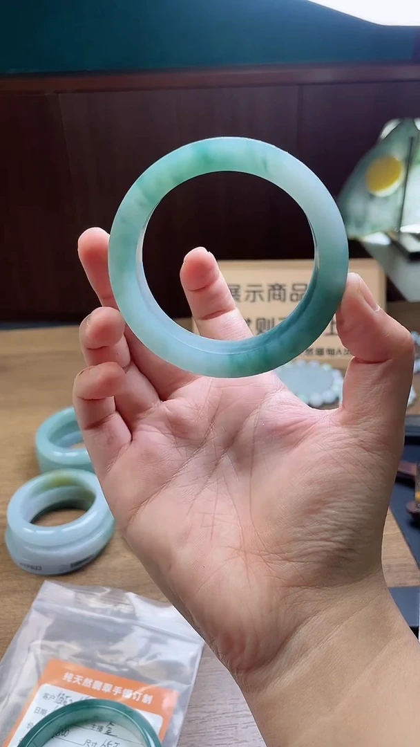 定制翡翠手镯未镶嵌定制