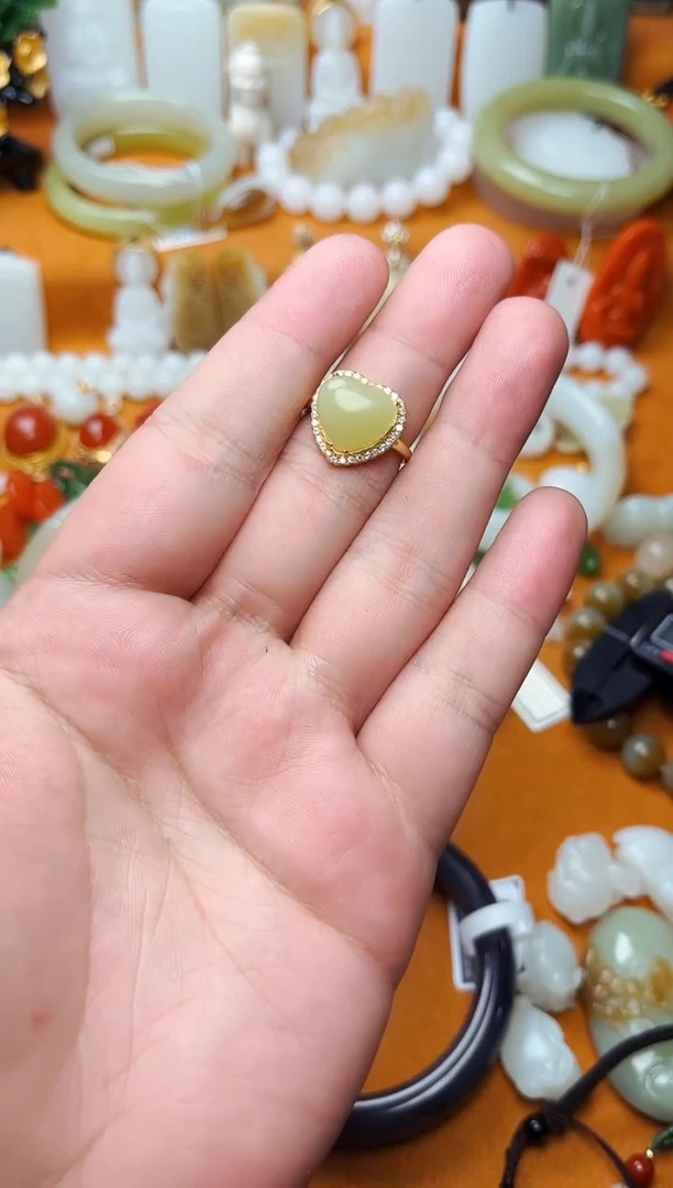 【闪购商品】和田玉戒指银S925镶嵌爱心