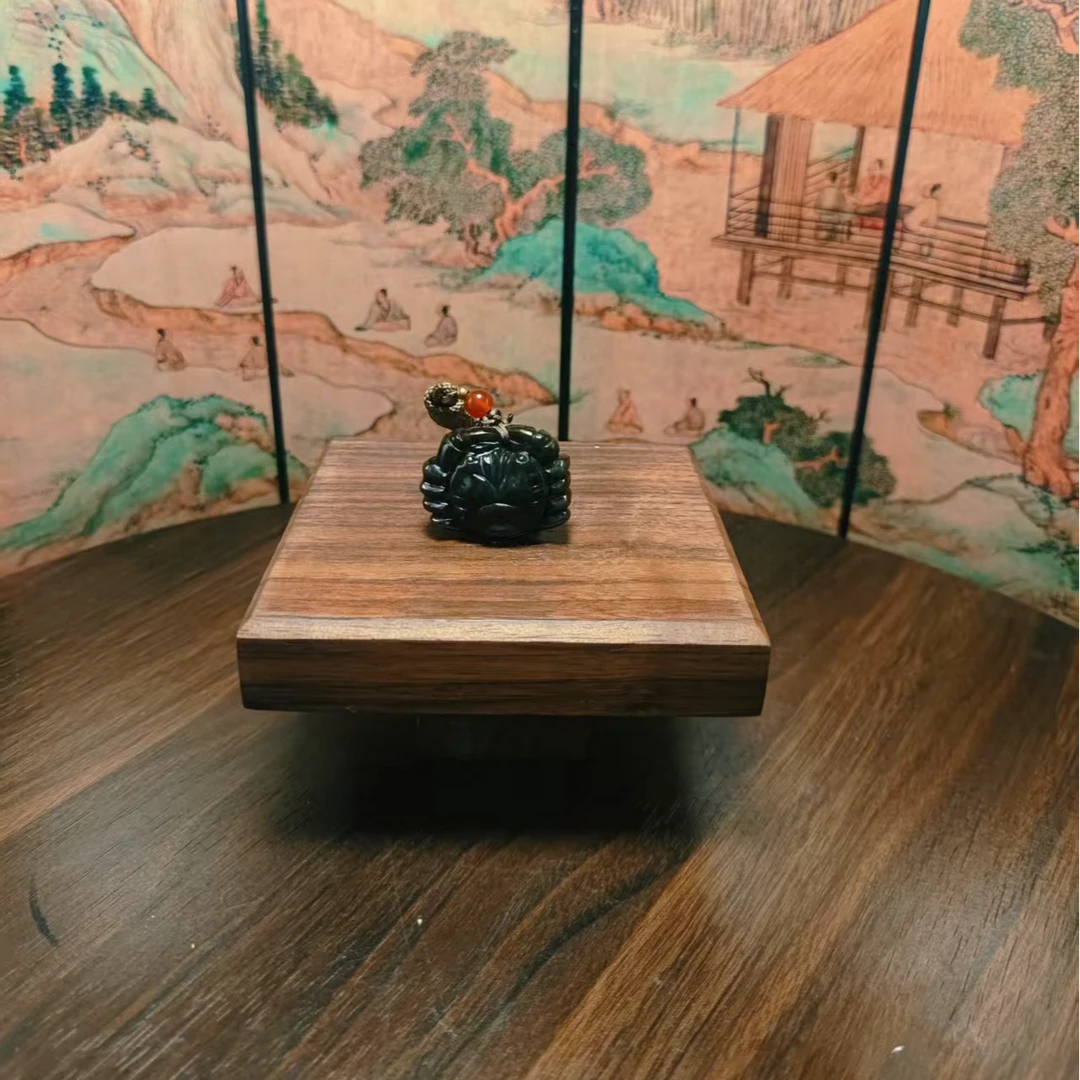 Z和田玉且末糖八方来财吊坠0884