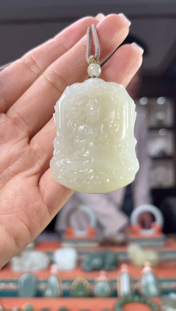 颈饰未镶嵌和田玉佩佩