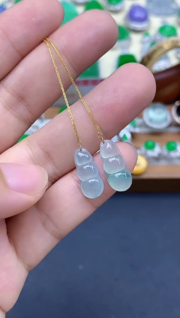 颈饰18K金镶嵌翡翠67-中国好珍宝