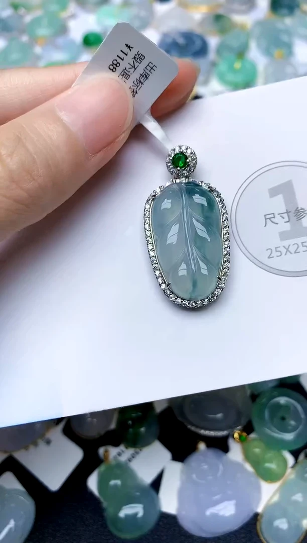 颈饰银S925镶嵌翡翠天然A货翡翠