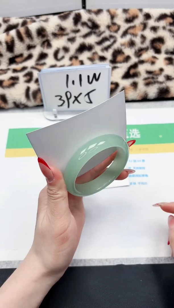 【闪购商品】石英质玉手镯未镶嵌286-56