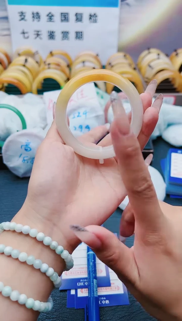 【闪购商品】石英质玉手镯未镶嵌B84-56-57