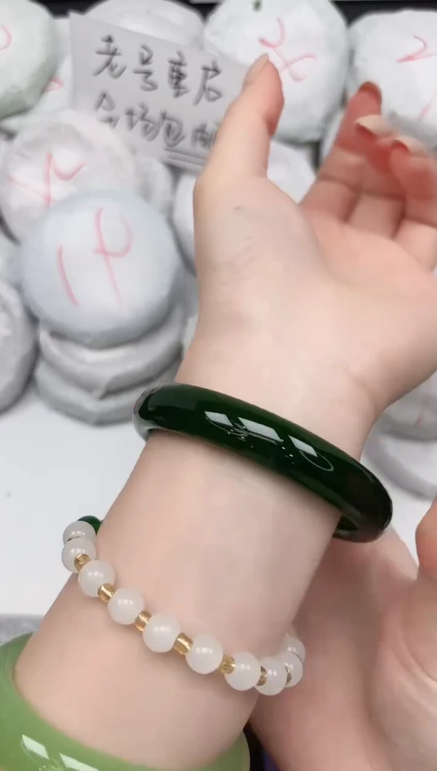 未镶嵌手镯石英质玉250/5859