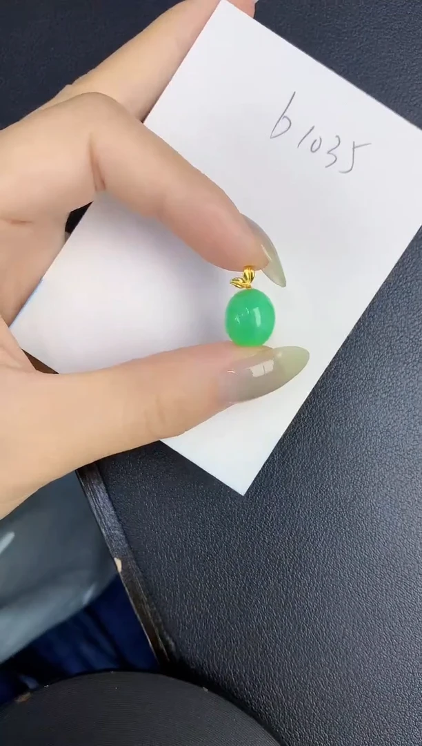 翡翠18K金镶嵌颈饰缅甸天然翡翠A货