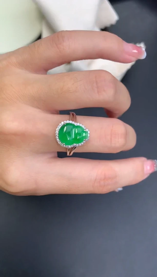 18K金镶嵌定制翡翠自营供应 48小时鉴赏期