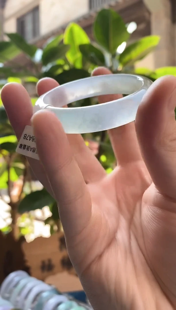 【闪购商品】翡翠手镯未镶嵌52圈