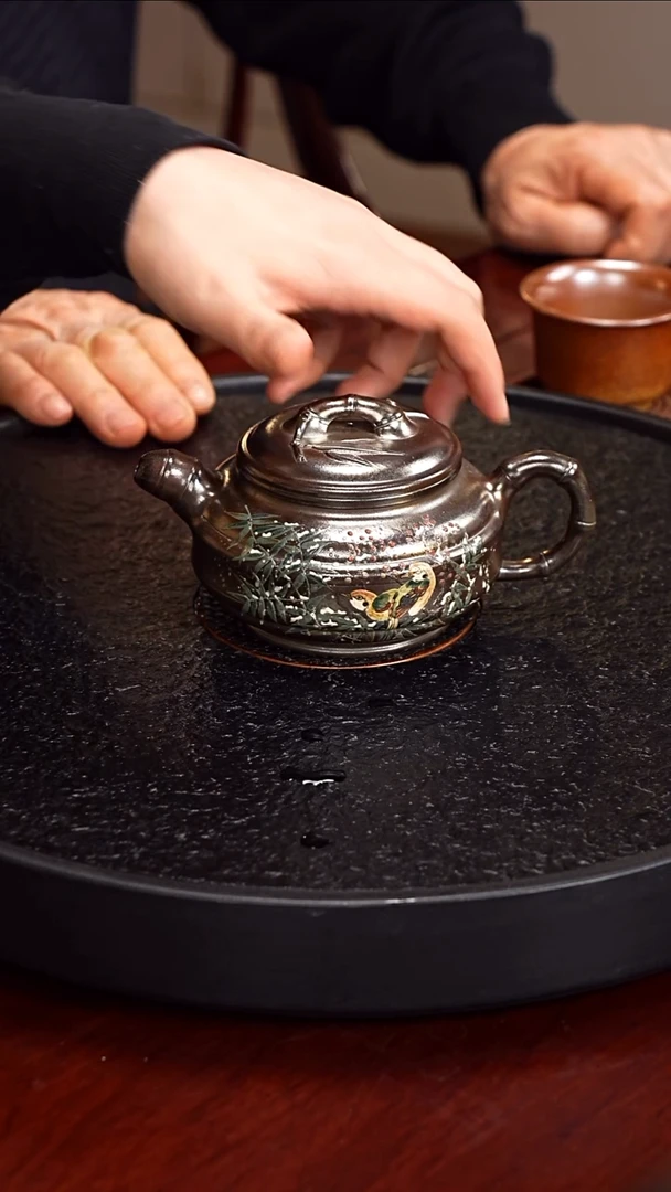 茶壶紫砂赵小俊 双线竹鼓65 铁骨烧 300毫升 关山月