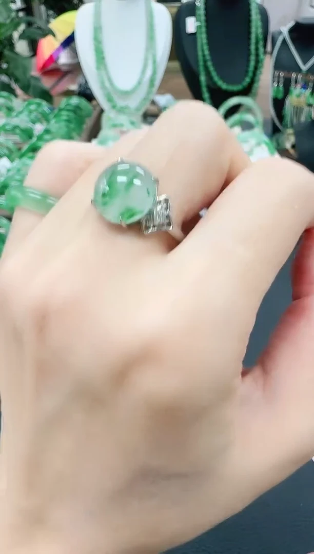 未镶嵌1石英质玉（非洲翠）/2200