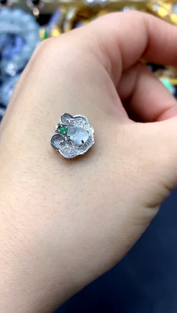 颈饰18K金镶嵌翡翠15-中国好珍宝