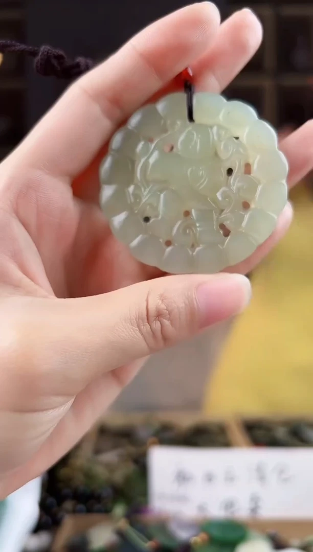 颈饰未镶嵌和田玉拍一发一，多样性发货