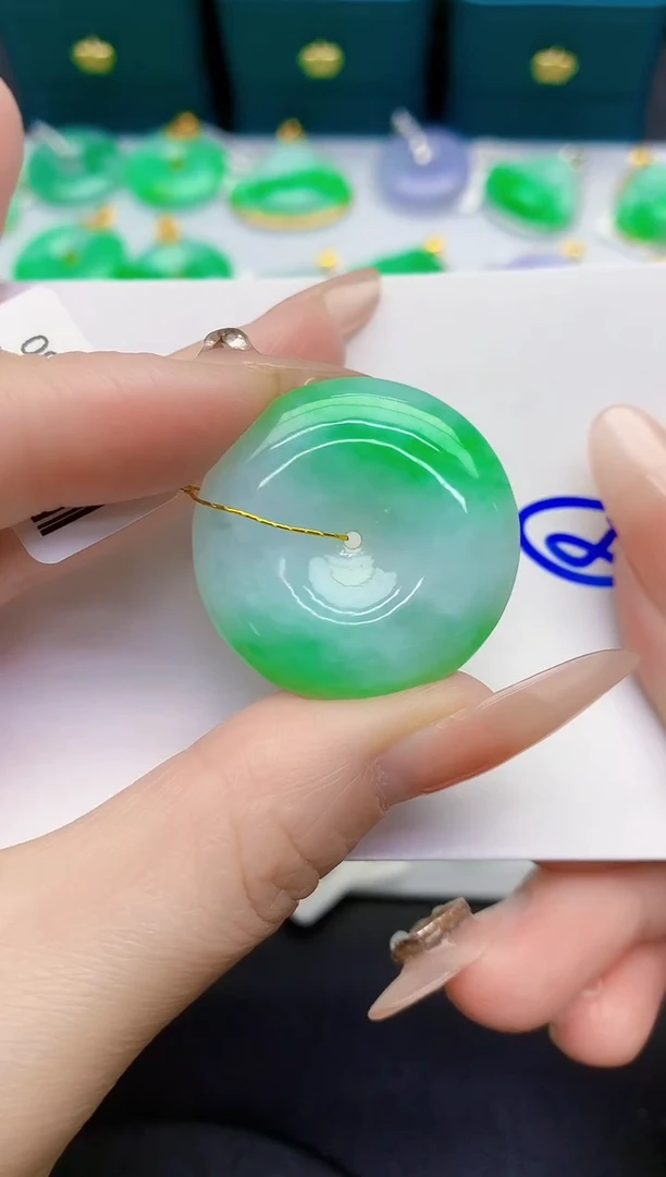 颈饰未镶嵌翡翠缅甸天然翡翠A货