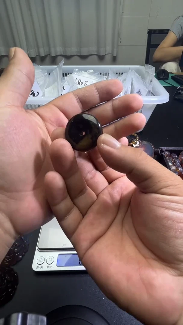 未镶嵌琥珀裸石21
