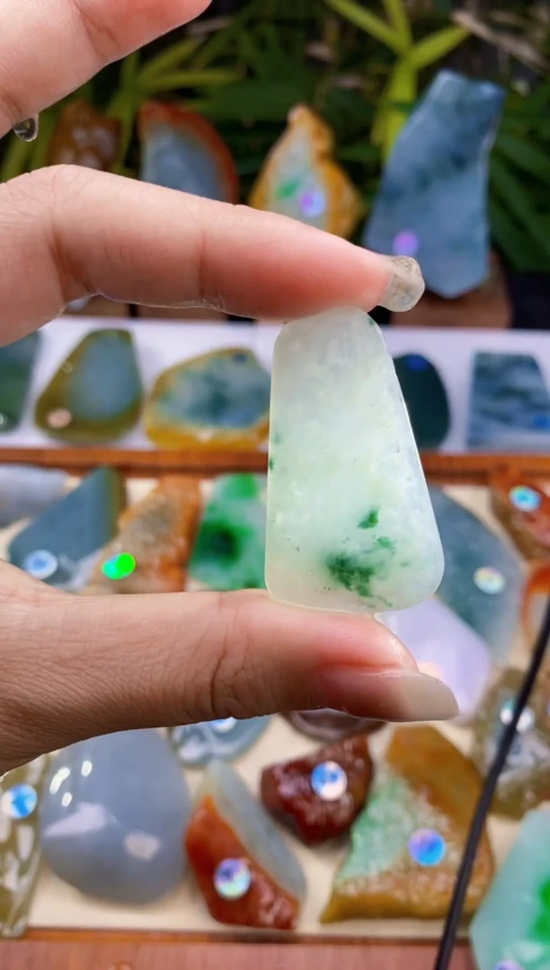 未镶嵌定制翡翠翡翠